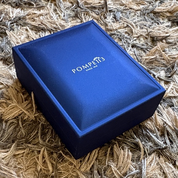 Pompeii3 Diamond Halo Pendant 10k White Gold Necklace - Picture 8 of 8